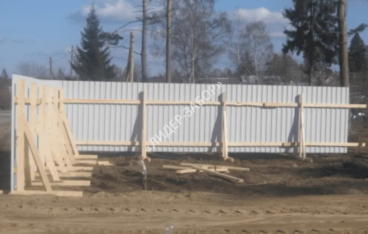 Купить Временный забор для стройки на участке загородом