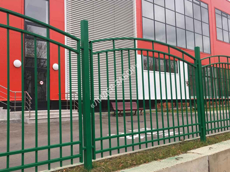 Купить Профильный секционный забор зеленого цвета